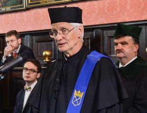 Uroczystość nadania profesorowi Hansowi-Rudolfowi Tinnebergowi tytułu doktora honoris causa Uniwersytetu Jagiellońskiego