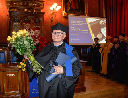 Profesor Henryk Siewierski uhonorowany medalem "Merentibus"
